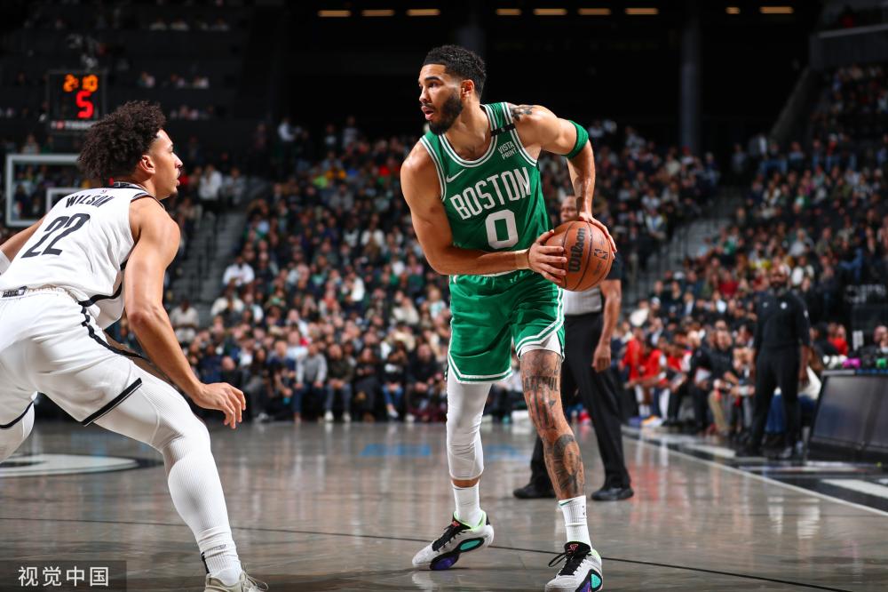 具侵略性的 具侵略性的